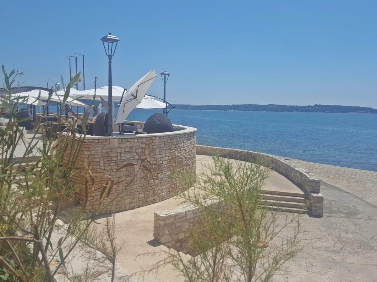 Villa Jessica Novigrad Istria エクステリア 写真